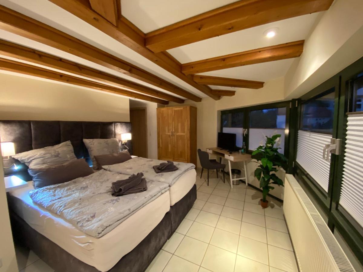 Gaestehaus Am Kurpark Hotel Garni Horn-Bad Meinberg Dış mekan fotoğraf