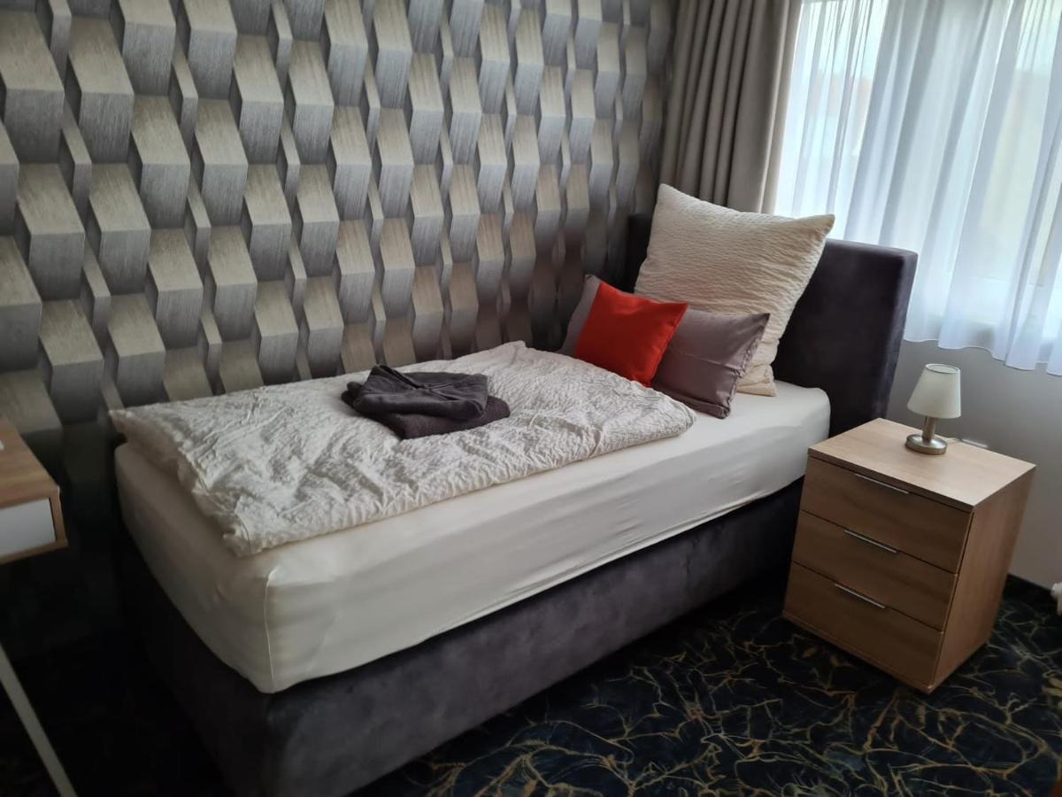 Gaestehaus Am Kurpark Hotel Garni Horn-Bad Meinberg Dış mekan fotoğraf