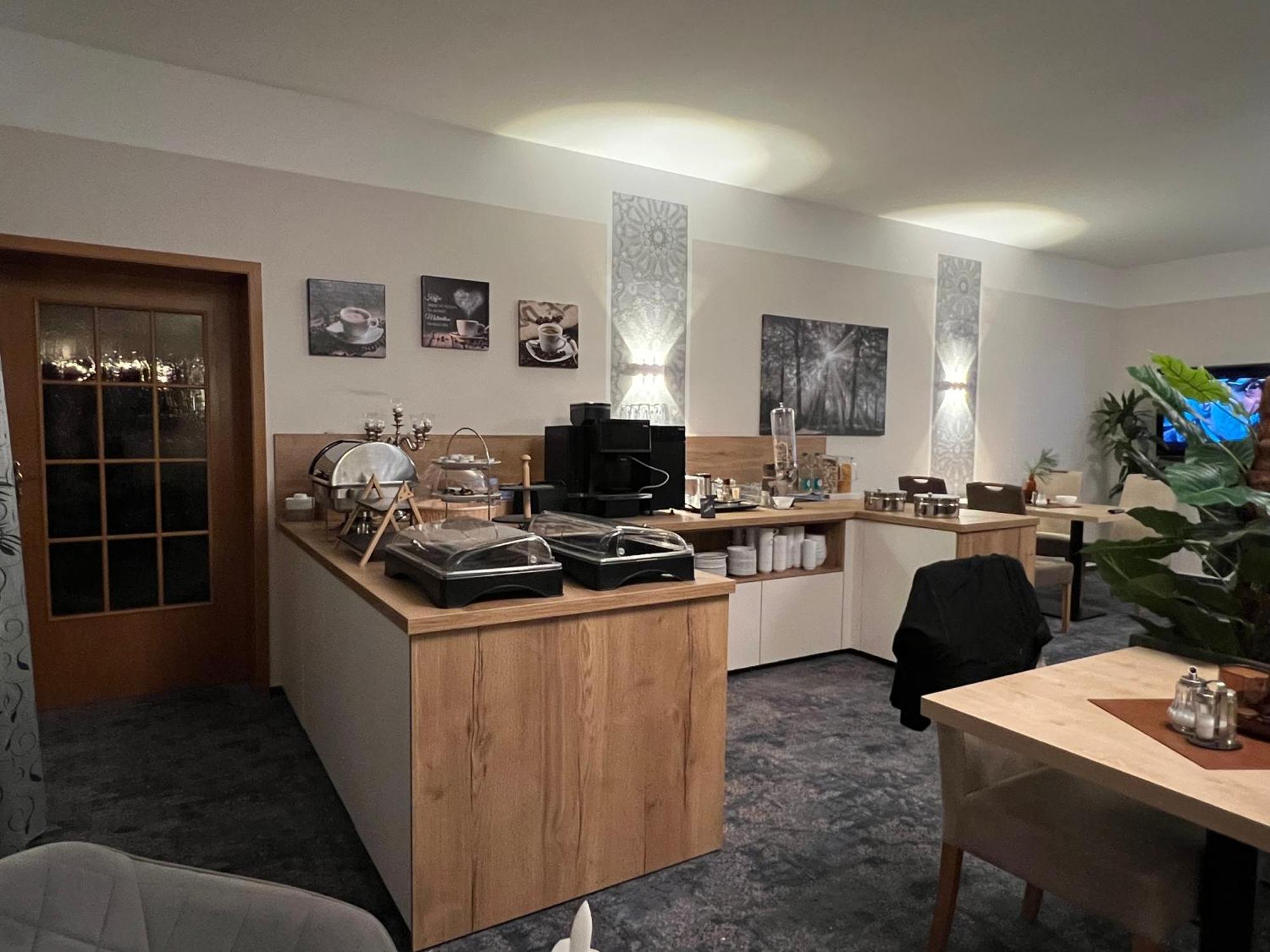 Gaestehaus Am Kurpark Hotel Garni Horn-Bad Meinberg Dış mekan fotoğraf